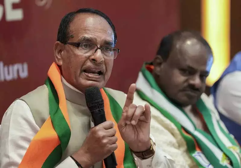 Chouhan Slams Karnataka Govt's 'Lies', Defends G-RAM-G Act Amid Legislative Ruckus