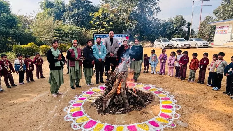 DAV Public School Gohju Hosts Vibrant Lohri Celebration