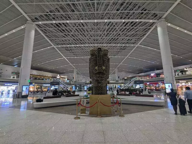 Delhi Airport Passenger Growth Stalls in 2025, First Time Since Pandemic