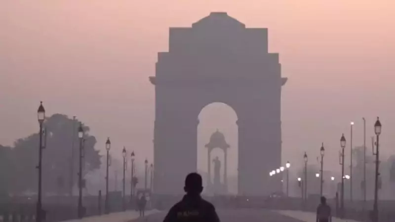 Delhi AQI at 288: Smog Blankets Capital, Flights Hit by Poor Visibility