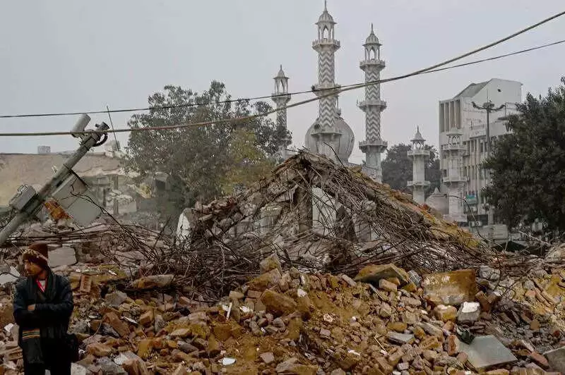 Delhi BJP Backs Turkman Gate Demolition, Condemns Stone-Pelting on Police