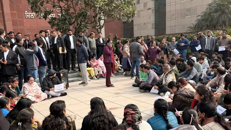 Delhi Court Ahlmad's Nightmare: 'Would Quit If I Had Pension' Amid 26,000 Daily Cases