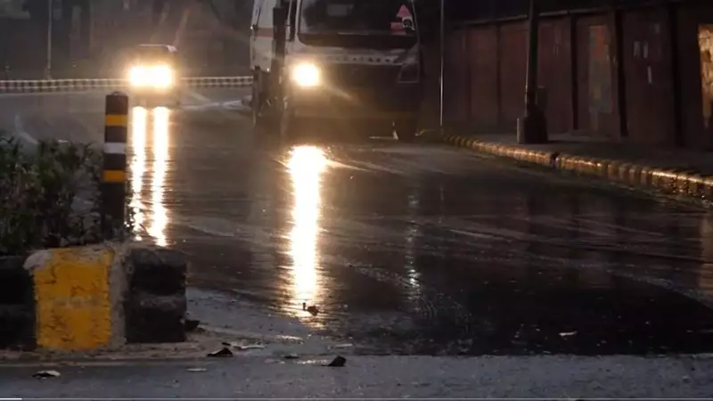 Delhi Experiences Cooler Weather as Rain Showers Arrive; IMD Forecasts More Precipitation