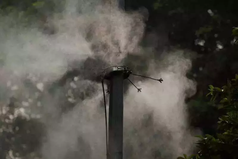 Delhi Metro Deploys 83 Anti-Smog Guns & Mist Systems at 37 Stations to Combat Pollution