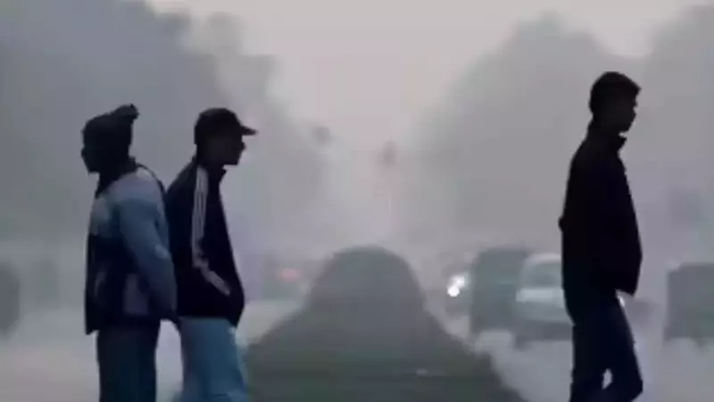 Delhi-NCR Wakes Up to Smog Blanket as AQI Hits 'Poor' Levels at 294