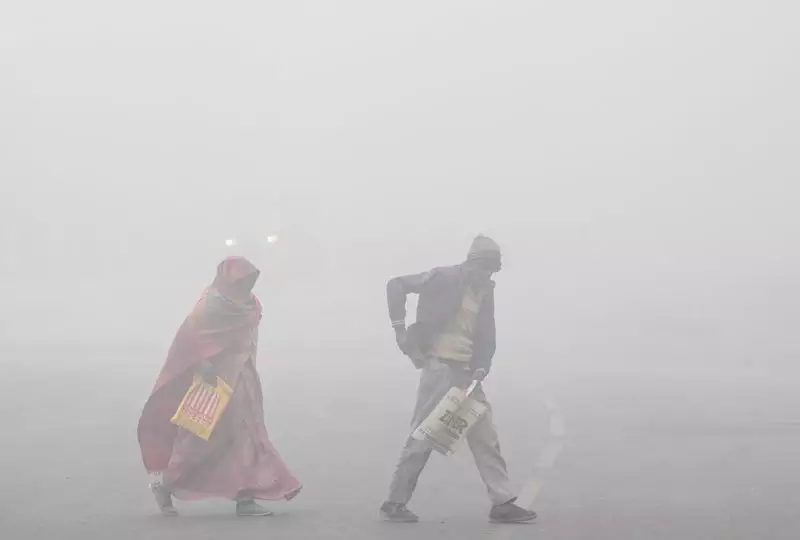 Delhi Sees Sharp Drop in Night Temperatures After Rainfall, Air Quality Improves