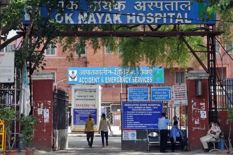 Delhi's Government Hospitals Face Severe MRI, CT Scan Crisis, Forcing Patients to Private Centers