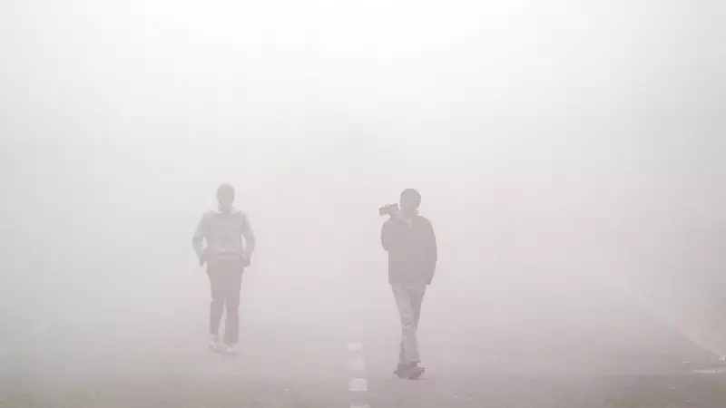 Dense Fog Blankets Delhi, Minimum Temperature Dips to 4.4 Degrees Celsius