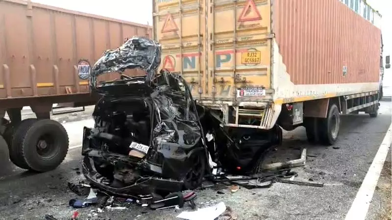 Dense Fog Causes Major Vehicle Pile-Up on KMP Expressway, 12 Injured