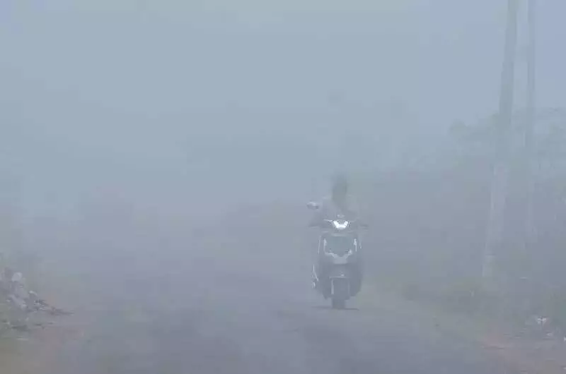 Dense Fog Disrupts Flights at Vijayawada Airport for Second Day