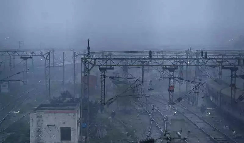 Dense Fog in Ludhiana Disrupts Rail Services, Multiple Trains Cancelled