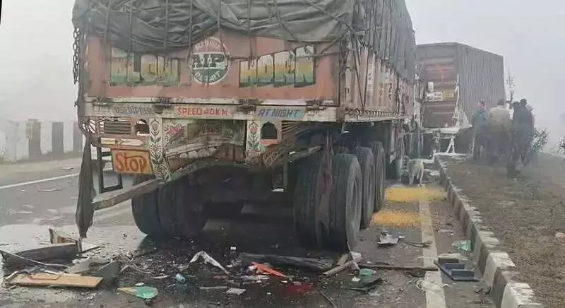 Dense Fog in West UP Triggers Multiple Crashes, Killing 1 and Injuring 21