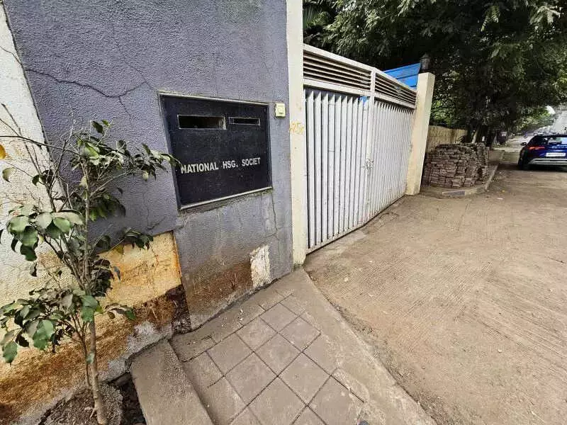 Dismissed IAS Probationer Puja Khedkar Seeks Pune Police Probe Into Parents' Poisoning, Dacoity