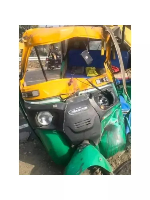 Dumka Accident: 4 Killed, 5 Injured in Auto-Tanker Collision, Hospital Negligence Alleged