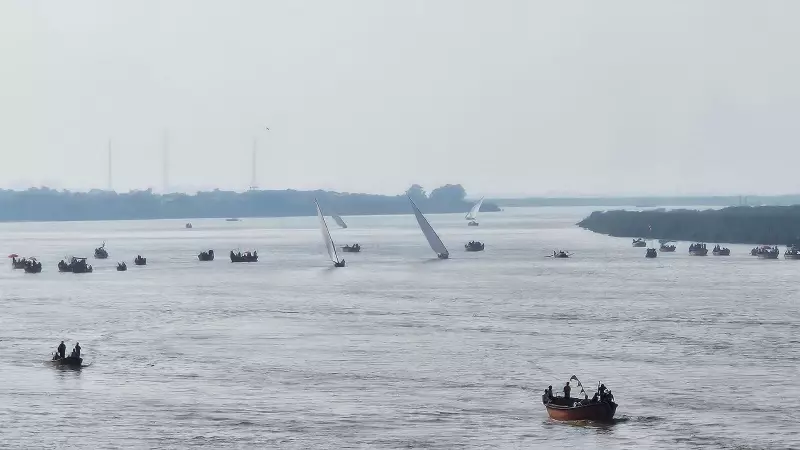 Four Boats Capsize in Surat's Traditional Sea Race, All Crew Members Rescued Safely
