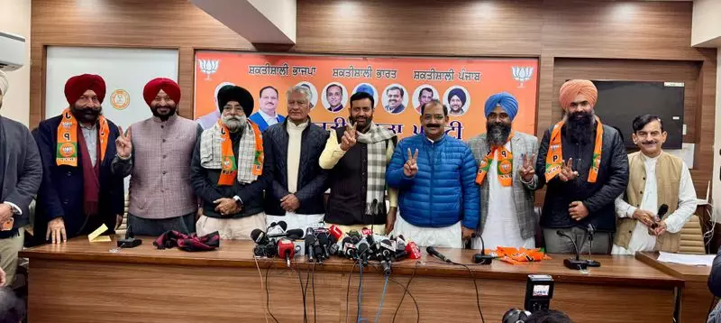 Four Prominent Punjab Politicians Join BJP Ahead of 2027 Assembly Polls