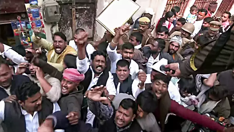 Fresh Protests Erupt at Varanasi's Manikarnika Ghat Over Alleged Damage to Ahilyabai Holkar Statue