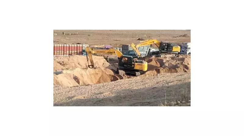 Gaya Cracks Down on Illegal Sand Mining: 24 Tractors Seized, Rs 1.33 Crore Penalties Imposed