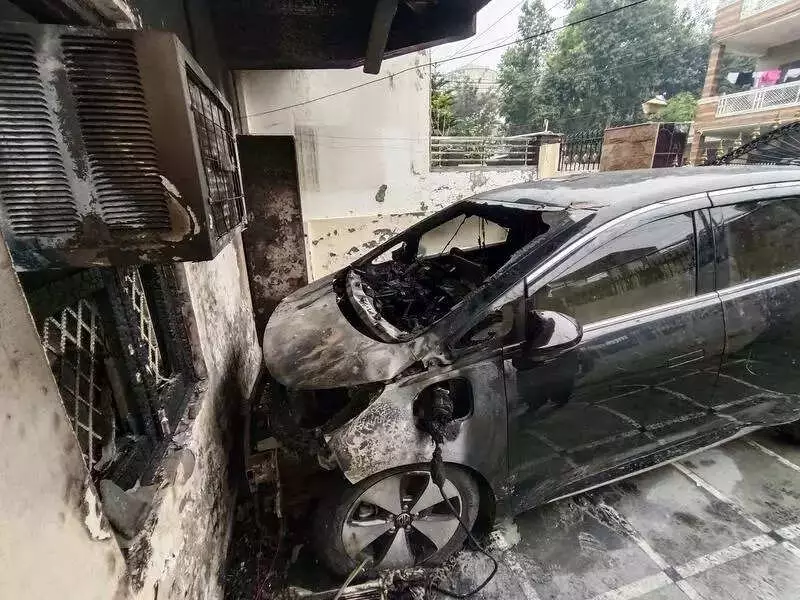 Ghaziabad Electric Car Fire Spreads to AC Unit, Family Escapes Blaze