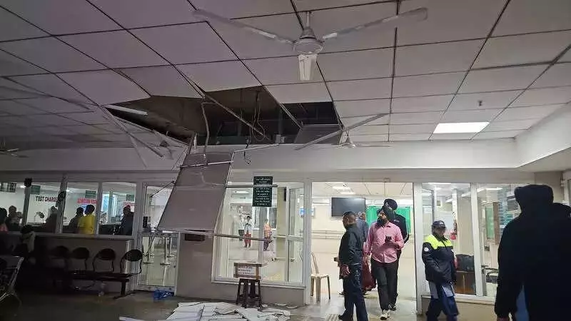 GMCH-32 Trauma Centre Ceiling Collapse Raises Safety Concerns in Chandigarh