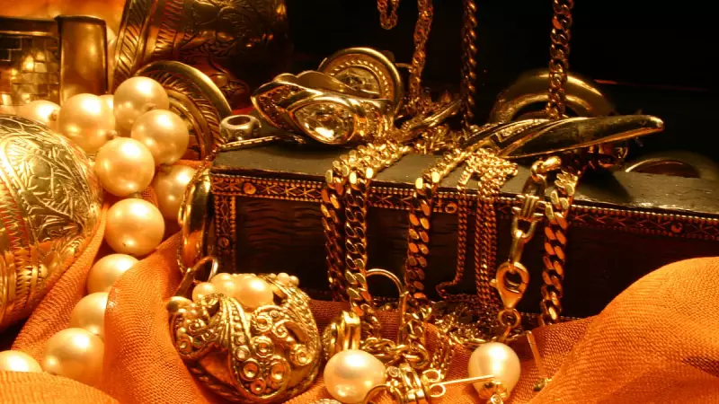 Gold's Meteoric Rise in 2025: How Investors Buy and What's Fueling the Market