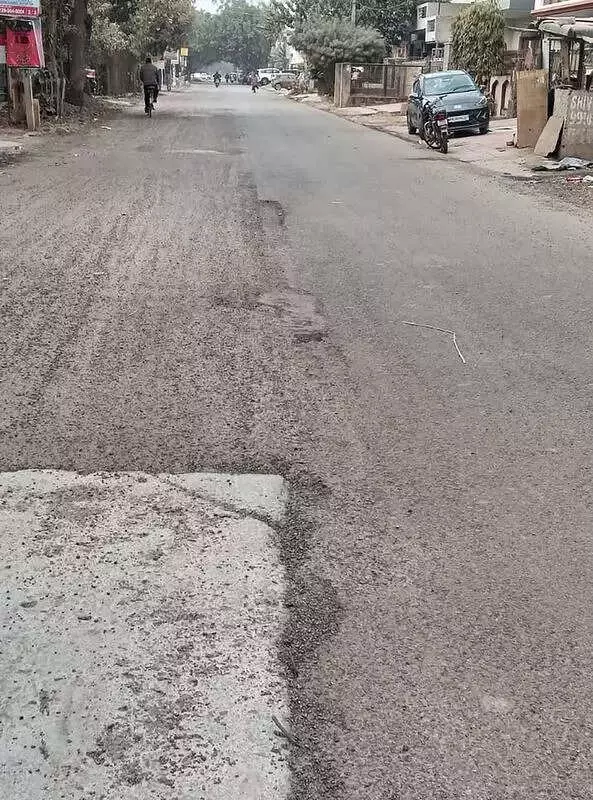 Gurgaon Sector 9A Road Revamp Sparks Safety Concerns, MCG Contractor Blamed