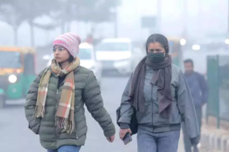 Gurgaon Shivers Under Dense Fog as Temperatures Plunge by Over 3°C