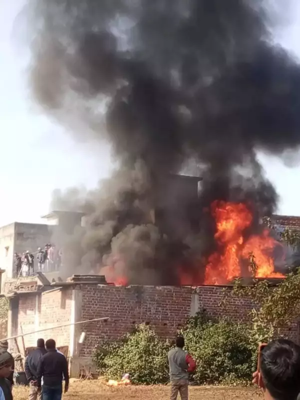 Hazaribag Fire: Goods Worth Rs 10 Lakh Gutted in Banaso Village Blaze