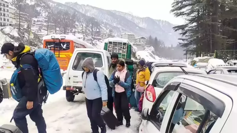 Heavy Snowfall in Himachal Pradesh: Over 1,250 Roads Closed, Tourists Flock Amid Disruptions