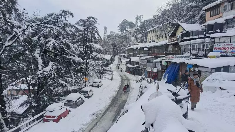 Himachal Pradesh Braces for Heavy Snowfall and Rainfall on Tuesday