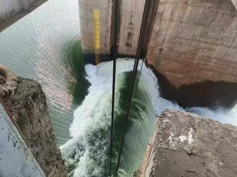 Hipparagi Barrage Gate Damaged, 0.7 TMC Water Lost in Bagalkot