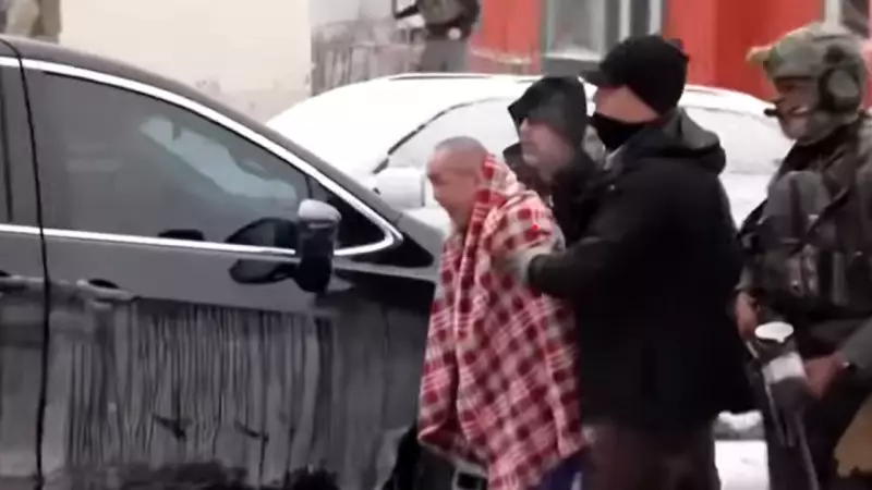 ICE Agents Detain US Citizen in Underwear After Breaking Door Without Warrant