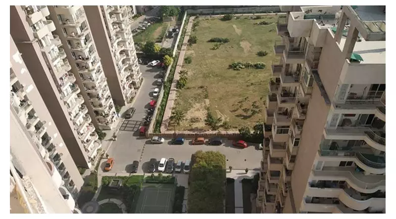 Identity and Acceptance in Urban India: When Neighbors Must Hide Their True Names