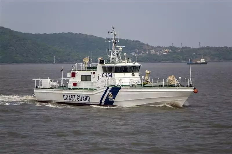 Indian Coast Guard Intercepts Pakistani Boat with 9 Crew in Indian Waters