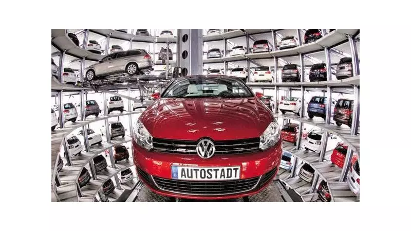 India's Auto Industry Soars in 2025: JSW MG, M&M, Kia, Skoda Post Record Sales