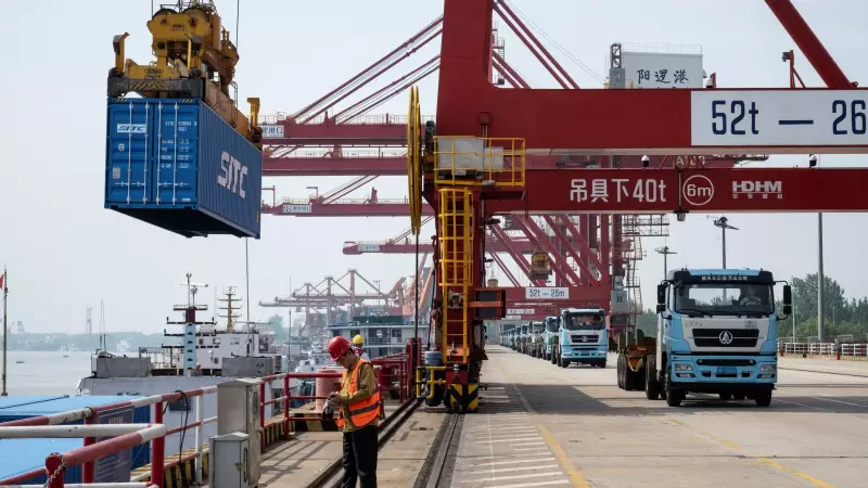 India's Exports Grow 1.8% in December Despite US Tariffs, Boosted by China and UAE