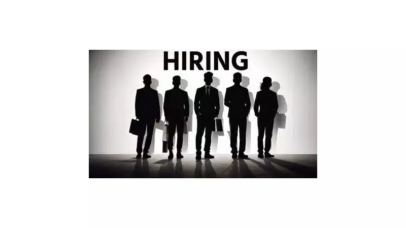 India's Job Market Ends 2025 Strong: Services Lead Hiring, High-Pay Roles Return