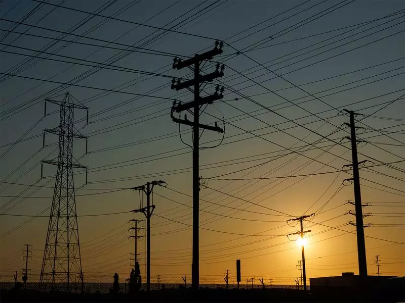 India's Power Transmission Network Achieves Landmark 5 Lakh Circuit Km Milestone