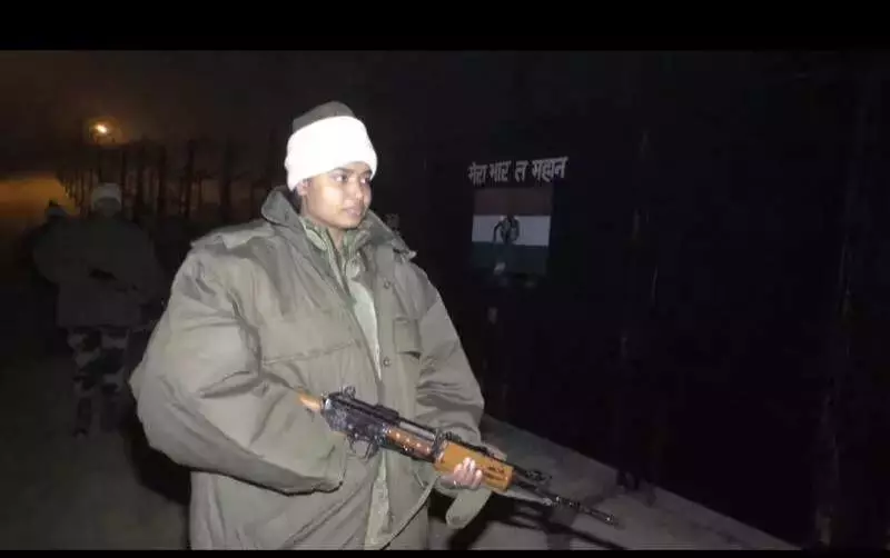 Jaisalmer Border Sees 0°C Freeze, BSF Soldiers Brave Harsh Cold & Fog