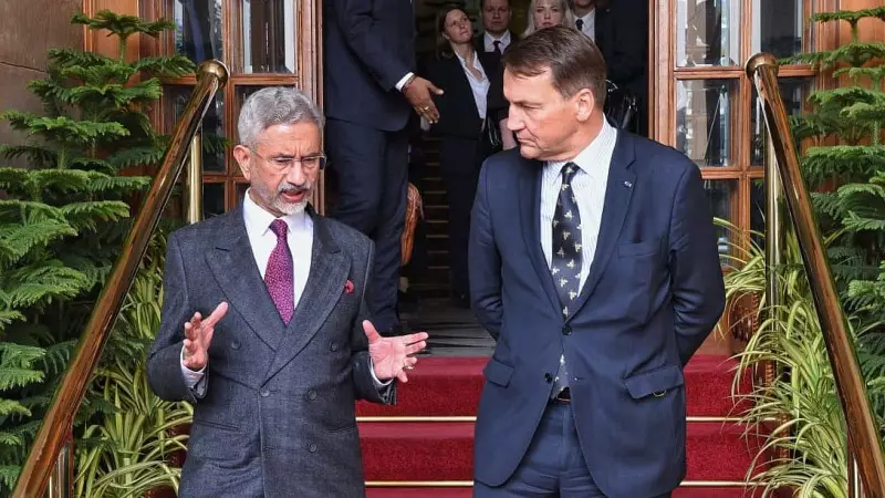 Jaishankar Urges Poland: Show Zero Tolerance, Don't Fuel Terrorism in Region