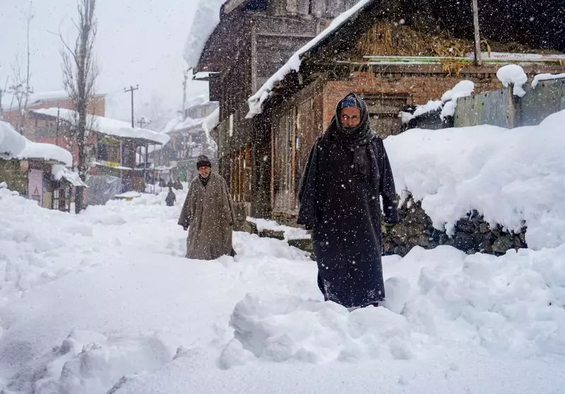 Jammu & Kashmir Issues High Danger Avalanche Warning for Six Districts