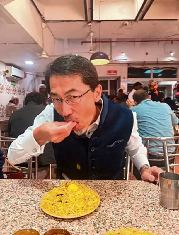 Japan Envoy's Biryani Moment Wins Hearts, Strengthens Indo-Japan Cultural Bond
