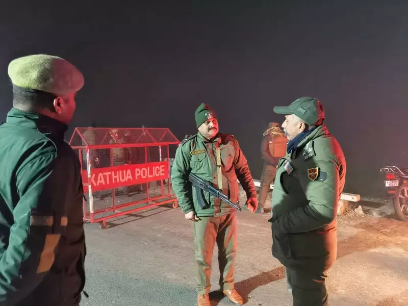 J&K DIG Inspects Border Villages Amid Dense Fog in Kathua, Samba