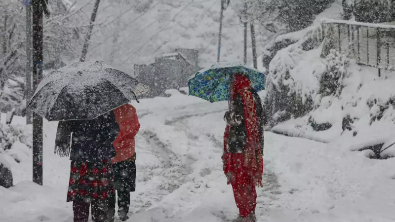 J&K Paralyzed by 155kmph Winds and Heavy Snowfall, Vaishno Devi Pilgrimage Suspended