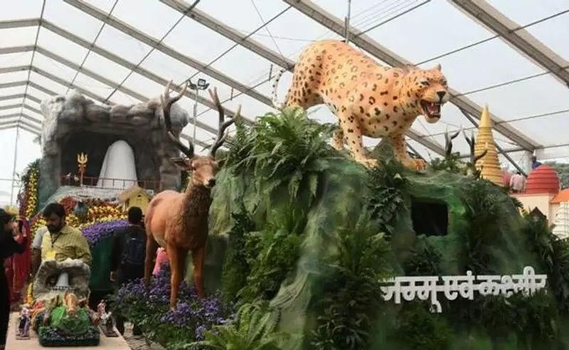 J&K's Republic Day Tableau to Showcase Crafts, Folk Dances with Basholi Paintings