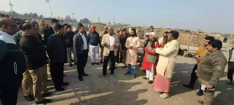 Kanpur DM Inspects Ghats, Orders Extensive Preparations for Makar Sankranti