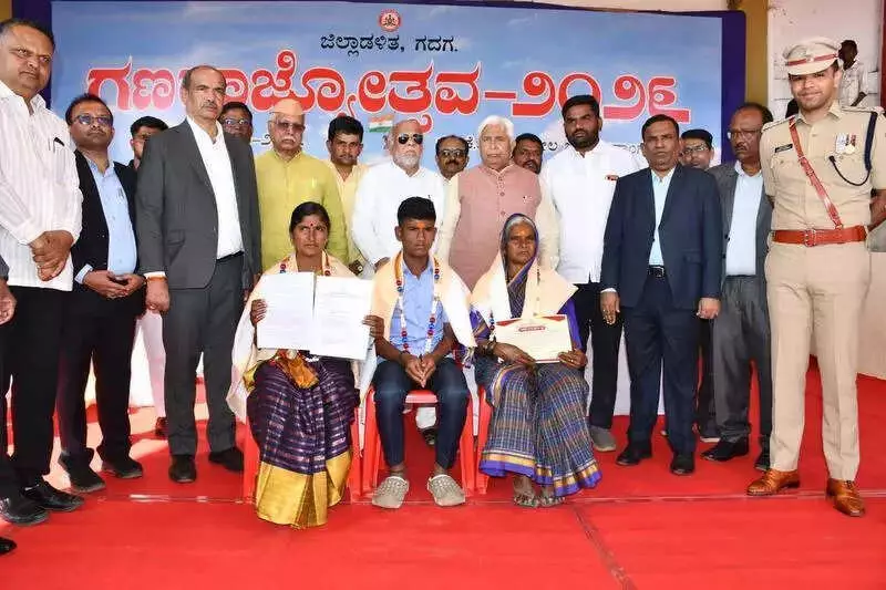 Karnataka Govt Honors Boy Who Surrendered Treasure, Announces Lakkundi Heritage Push