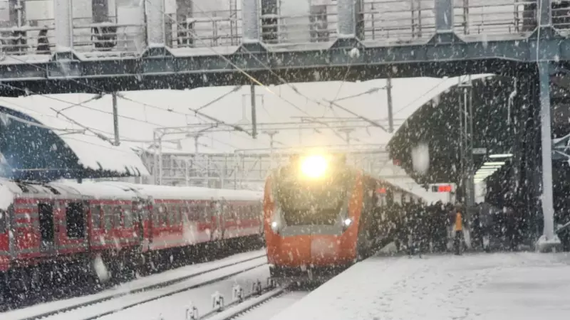 Katra-Srinagar Vande Bharat Express Glides Through Fresh Snowfall in Kashmir Valley