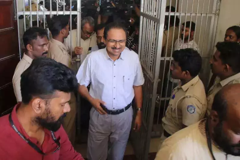 Kerala HC Stays Disciplinary Action Against Former University Registrar