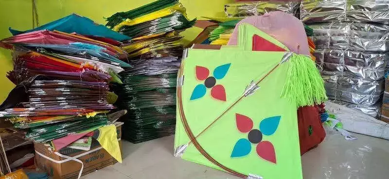 Khambhat's Kite Industry Soars Despite Rising Costs, Drawing Enthusiasts Statewide